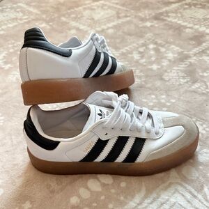 Adidas Women’s Sambas